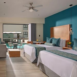 Preferred Club Jr Suite Pool View Double Beds